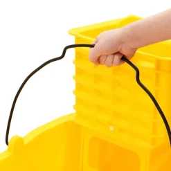 vidaXL Carretones Y Caddies De Mantenimiento-Cubo para fregona con escurridor y ruedas PP amarillo 36 L